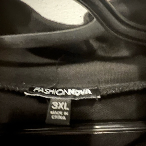 Black jumpsuit with front zipper - Picture 3 of 3